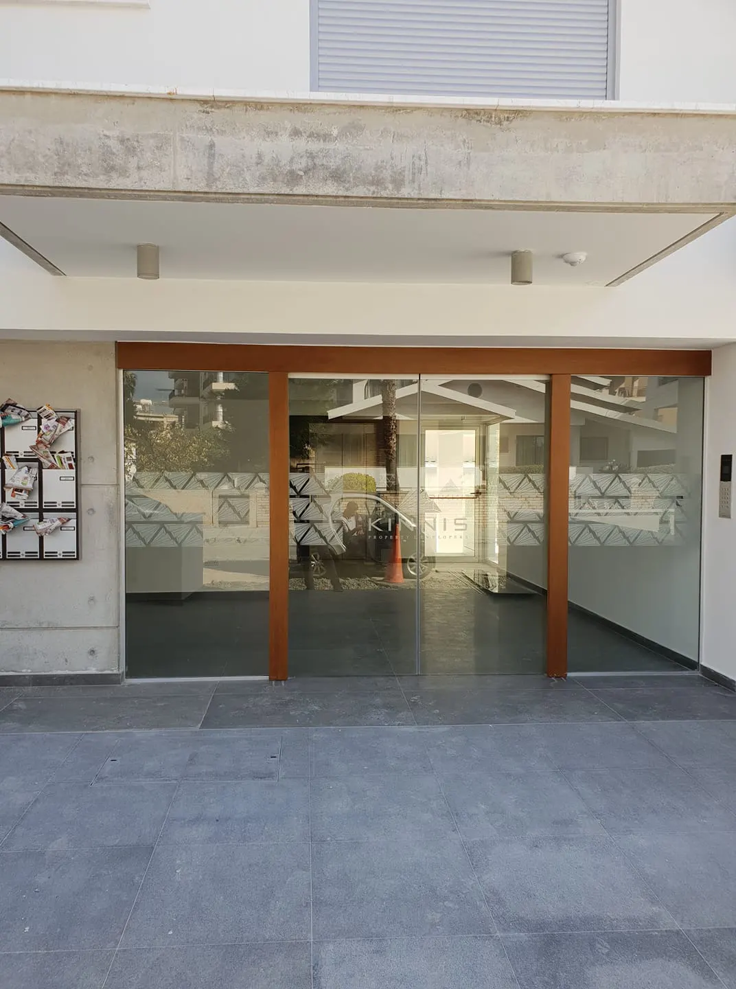 Εξώπορτες — Άγγελος Αδάμου & Υιοί ΛΤΔ