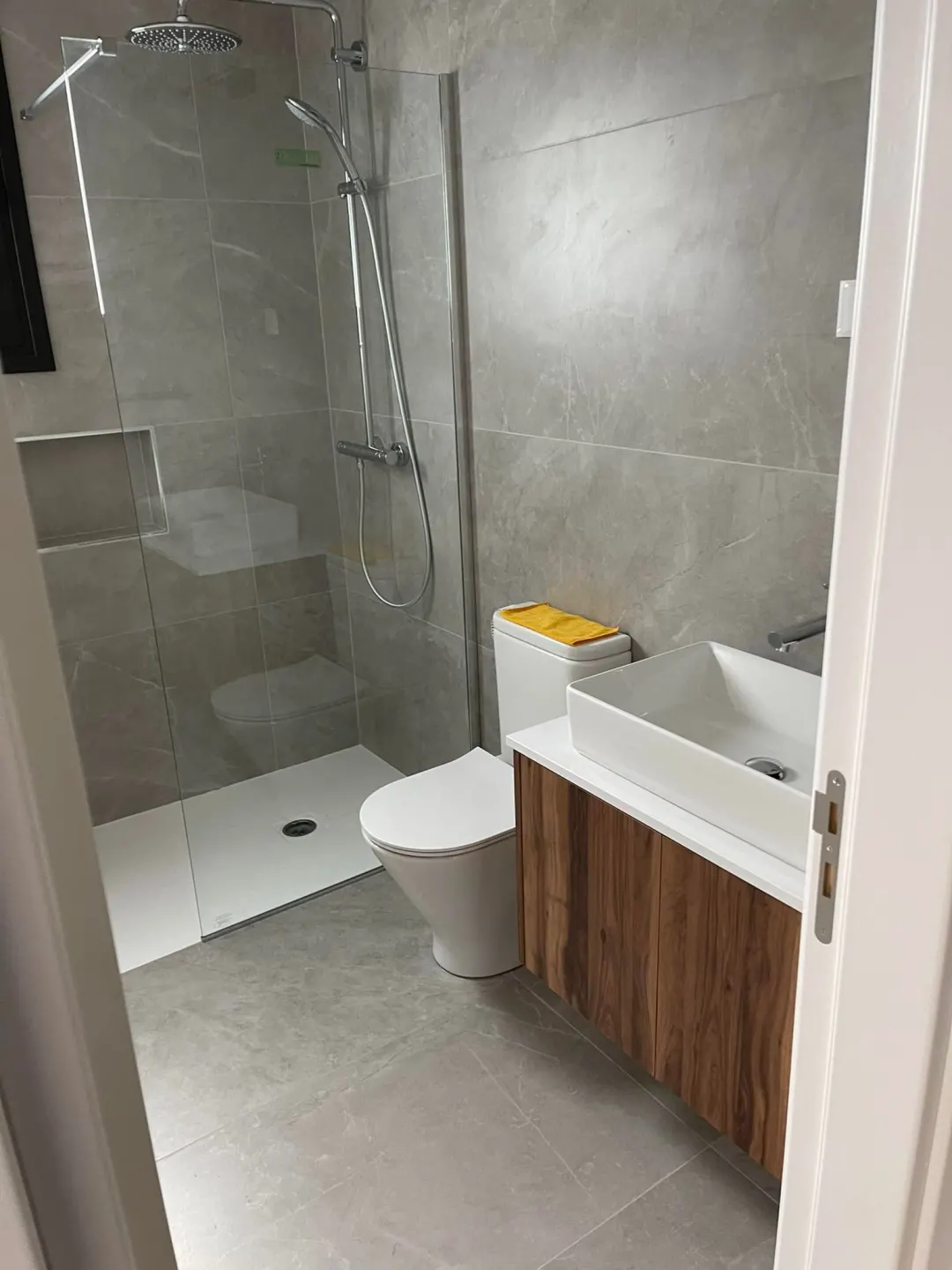 Έπιπλα WC — Άγγελος Αδάμου & Υιοί ΛΤΔ