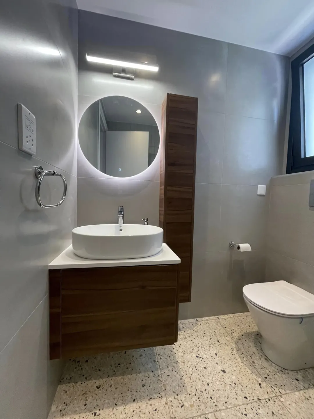 Έπιπλα WC — Άγγελος Αδάμου & Υιοί ΛΤΔ